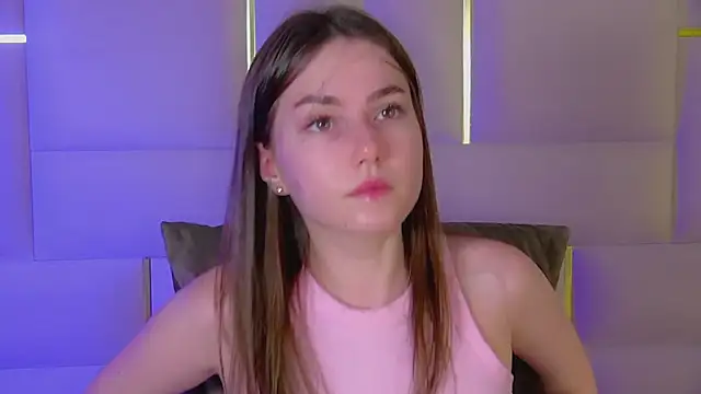 Snapshot of AliceMoreno chatting on November 19, 2025, 5:13 pm AliceMoreno online show from November 19, 2025, 5:13 pm