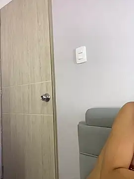 AmmyJones  online show from October 3, 2025, 7:37 pm