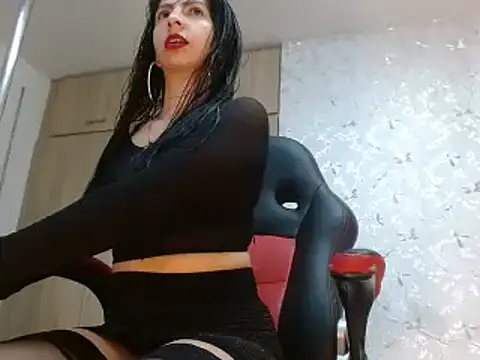 PaulinaRubio  online show from February 18, 2025, 10:25 pm