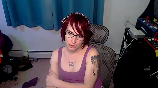 Snapshot of RyffBurnz chatting on February 6, 2026, 11:45 pm RyffBurnz online show from February 6, 2026, 11:45 pm