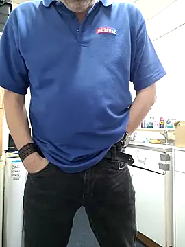 Snapshot of JulianJ50 chatting on November 26, 2025, 8:14 am JulianJ50 online show from November 26, 2025, 8:14 am