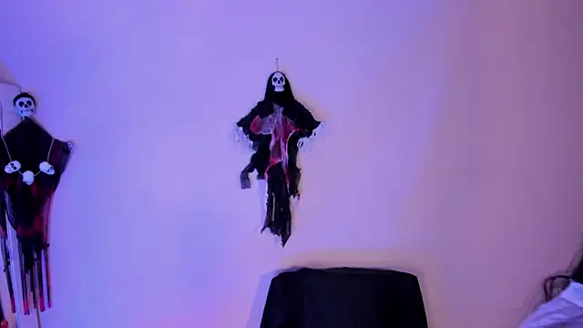 dakotaa   online show from October 31, 2025, 8:27 pm