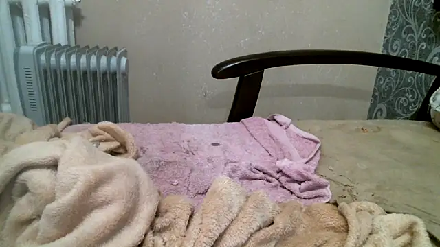 DennisXCaroll online show from March 5, 2025, 4:57 pm