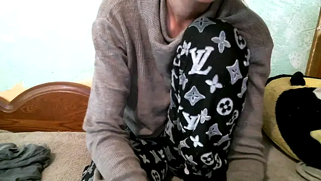 DennisXCaroll online show from October 19, 2025, 7:33 am