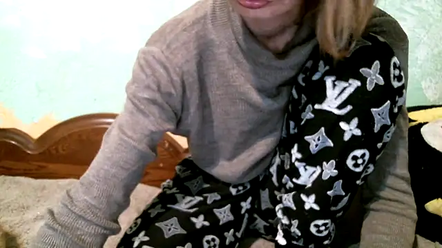 DennisXCaroll online show from October 18, 2025, 6:54 pm