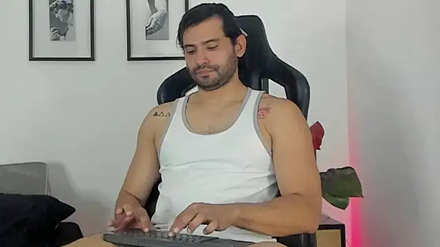 Snapshot of Dereck_vega chatting on June 3, 2026, 9:52 pm Dereck vega online show from June 3, 2026, 9:52 pm