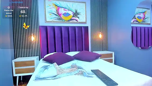 Nahiajhonson  online show from March 18, 2025, 12:50 pm