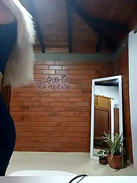 SamaraJay1 online show from March 12, 2025, 11:32 am