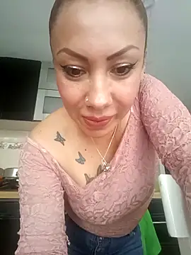 Snapshot of coral_smitth chatting on March 13, 2025, 10:32 pm coral smitth online show from March 13, 2025, 10:32 pm