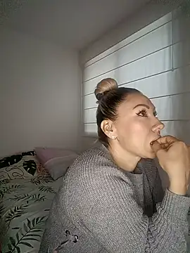 Snapshot of coral_smitth chatting on October 12, 2025, 6:42 pm coral smitth online show from October 12, 2025, 6:42 pm