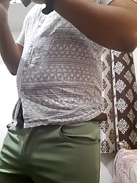 Snapshot of Guyinshortss chatting on November 15, 2025, 6:56 pm Guyinshortss online show from November 15, 2025, 6:56 pm