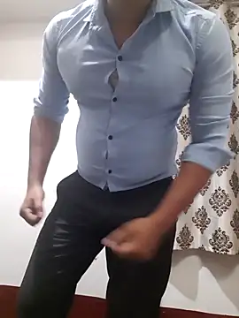 Snapshot of Guyinshortss chatting on February 7, 2026, 7:11 pm Guyinshortss online show from February 7, 2026, 7:11 pm