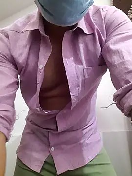 Snapshot of Guyinshortss chatting on September 25, 2025, 8:15 pm Guyinshortss online show from September 25, 2025, 8:15 pm