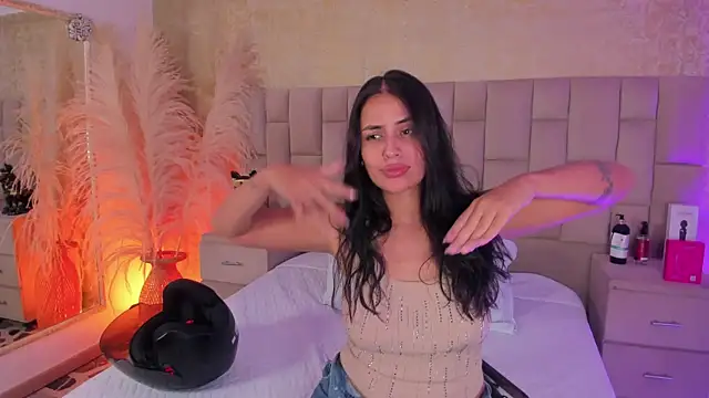 EmmaTorres  online show from January 11, 2026, 8:27 pm