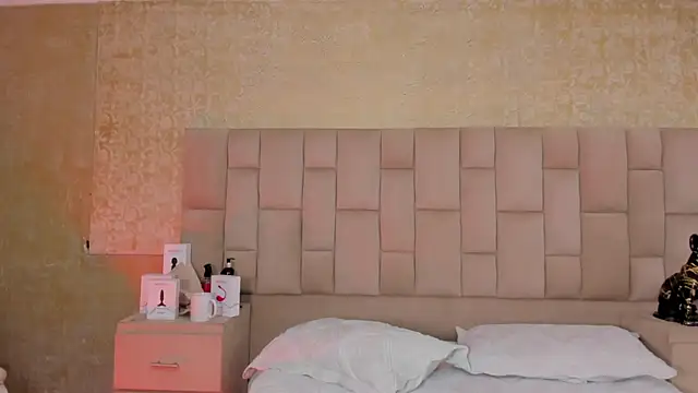 EmmaTorres  online show from March 19, 2025, 3:20 am