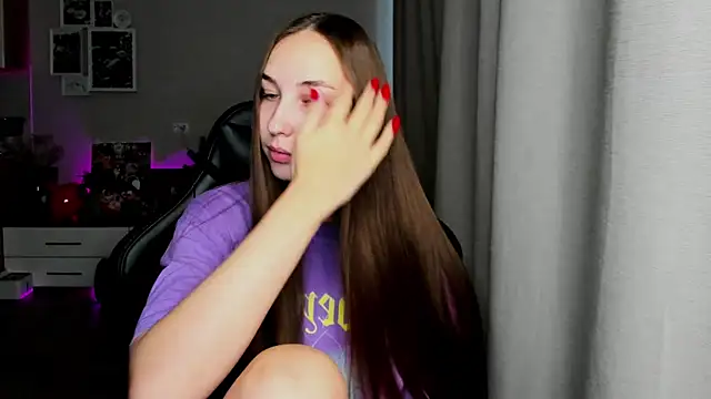 Sm0ly online show from September 24, 2025, 3:13 am