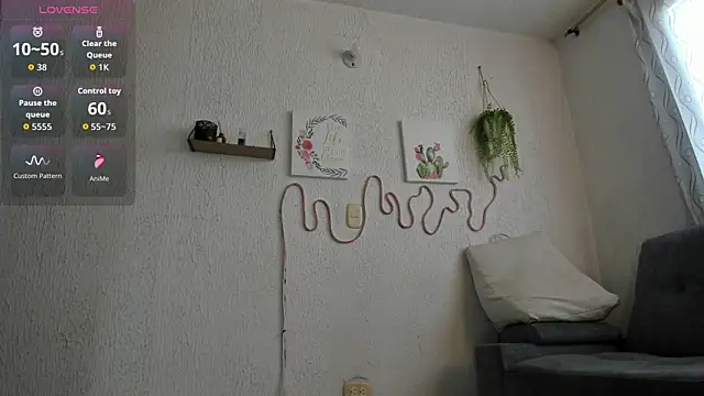 samanthaeliott22 online show from October 6, 2025, 8:09 pm