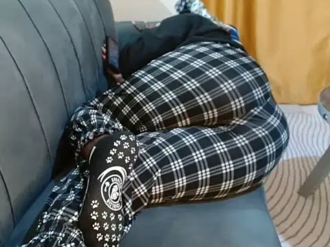 leslysexygirl online show from September 18, 2025, 5:32 am