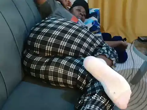 leslysexygirl online show from September 9, 2025, 5:06 am