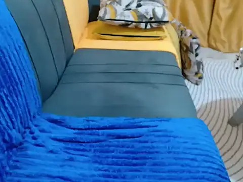 leslysexygirl online show from February 9, 2026, 5:27 am