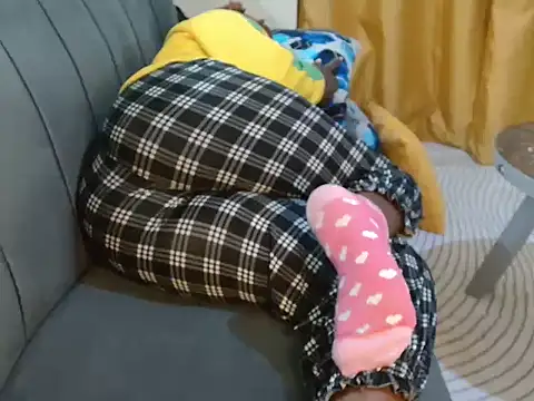 leslysexygirl online show from October 28, 2025, 5:29 am