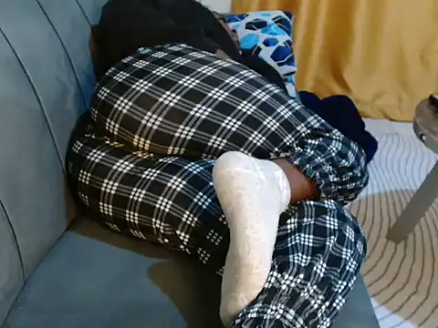 leslysexygirl online show from September 19, 2025, 7:23 am