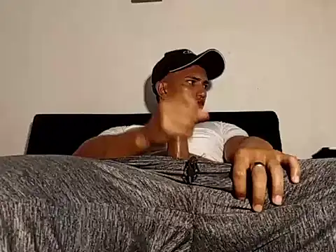 Latinsex2501 online show from February 19, 2026, 7:33 pm