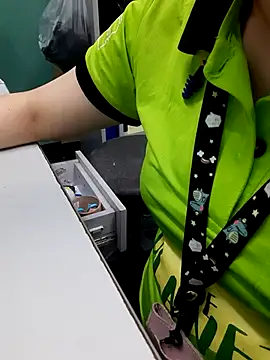 Benlla2802 online show from December 6, 2024, 9:07 pm