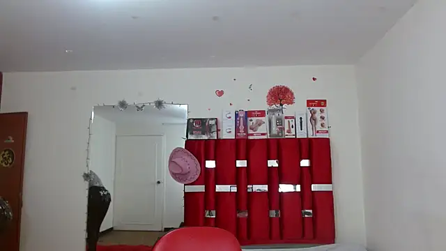 Snapshot of krystal_thomson chatting on October 3, 2025, 4:08 pm krystal thomson online show from October 3, 2025, 4:08 pm