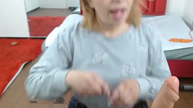 Snapshot of krystal_thomson chatting on October 6, 2025, 4:08 pm krystal thomson online show from October 6, 2025, 4:08 pm