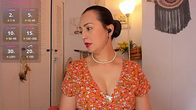 Snapshot of anaruiz_ chatting on May 20, 2026, 5:54 pm anaruiz online show from May 20, 2026, 5:54 pm