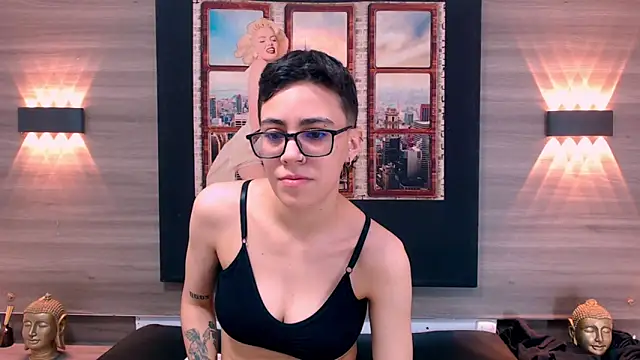 Cutie Shy  online show from October 8, 2025, 7:03 pm