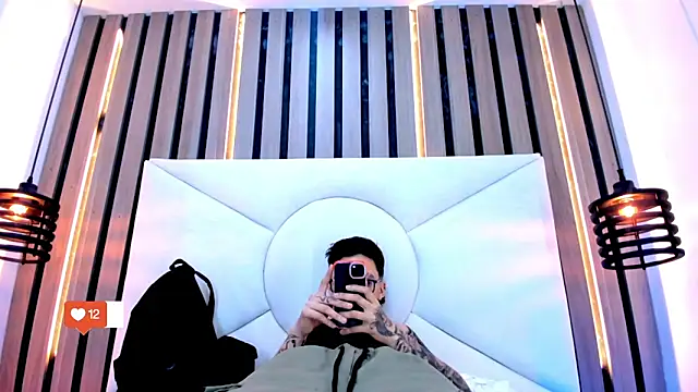 Cutie Shy  online show from November 24, 2025, 7:25 pm