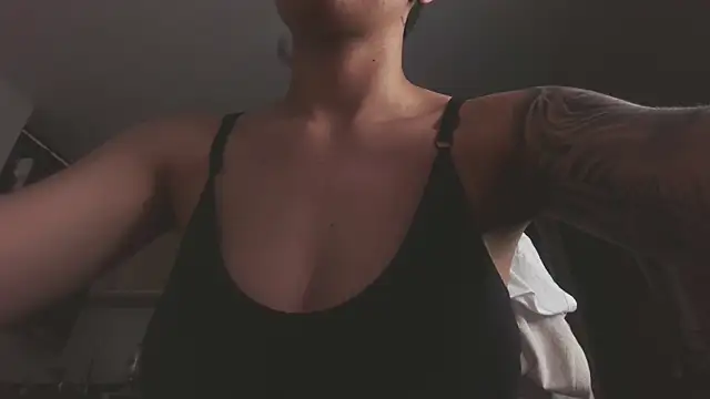 Cutie Shy  online show from April 4, 2026, 11:28 am