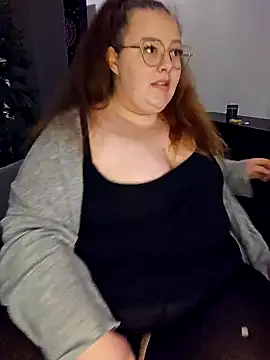 Snapshot of _Julie_x chatting on December 18, 2024, 5:37 am Julie x online show from December 18, 2024, 5:37 am