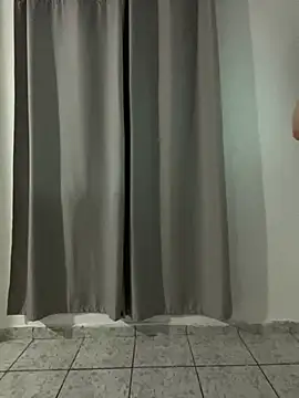 lolitalamasbonita01 online show from February 26, 2025, 7:55 am