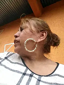 Kazsandraa online show from January 12, 2026, 5:20 pm