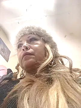 Kazsandraa online show from March 8, 2026, 2:04 am