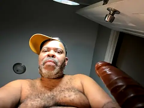 ChiRaqb8 online show from October 24, 2025, 1:37 am