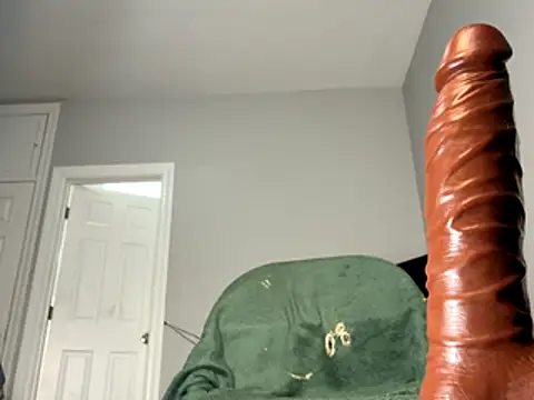 ChiRaqb8 online show from November 7, 2025, 11:30 pm