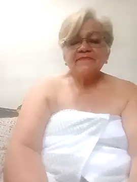 Madrastrahot69 online show from September 16, 2025, 8:54 pm