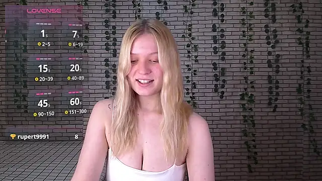 EmiliaDuchess online show from October 13, 2025, 9:55 am