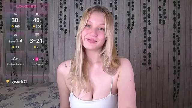 EmiliaDuchess online show from December 14, 2025, 2:00 pm
