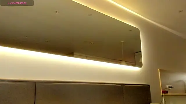 agelandreww online show from March 18, 2025, 5:12 pm