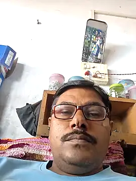 Snapshot of Srmotrs chatting on October 12, 2025, 7:54 am Srmotrs online show from October 12, 2025, 7:54 am