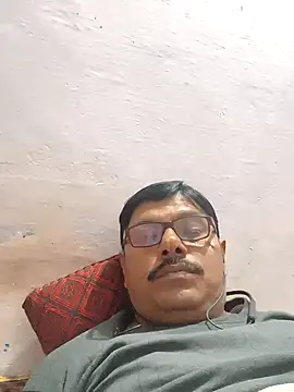 Snapshot of Srmotrs chatting on November 13, 2025, 10:35 pm Srmotrs online show from November 13, 2025, 10:35 pm