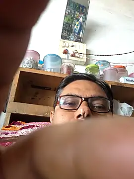 Snapshot of Srmotrs chatting on October 11, 2025, 5:19 am Srmotrs online show from October 11, 2025, 5:19 am