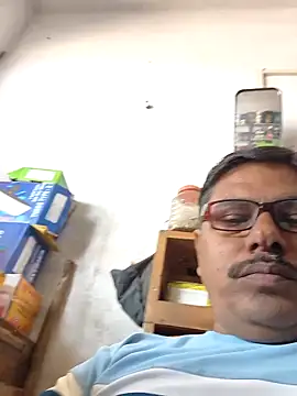 Snapshot of Srmotrs chatting on November 10, 2025, 6:29 am Srmotrs online show from November 10, 2025, 6:29 am