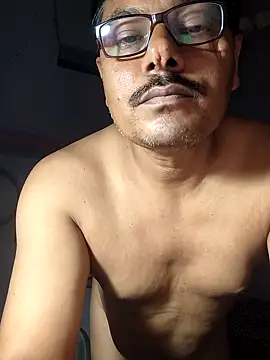 Snapshot of Srmotrs chatting on October 2, 2025, 3:10 am Srmotrs online show from October 2, 2025, 3:10 am