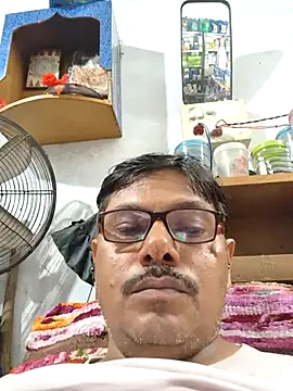 Snapshot of Srmotrs chatting on October 2, 2025, 3:15 pm Srmotrs online show from October 2, 2025, 3:15 pm